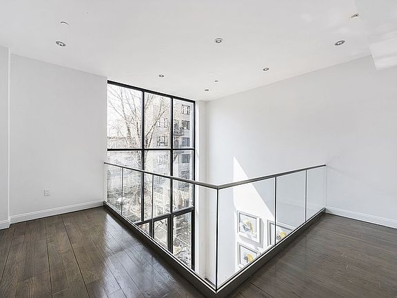 2nd image of 272 Kosciuszko St Unit Townhouse