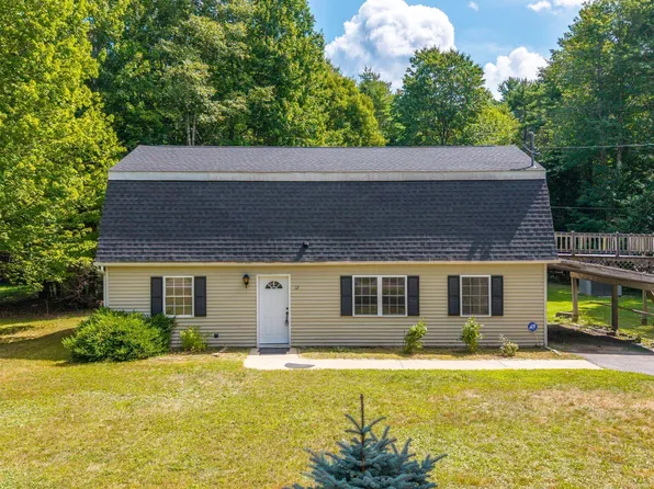 12 Dolimont Road, Raymond, ME 04071