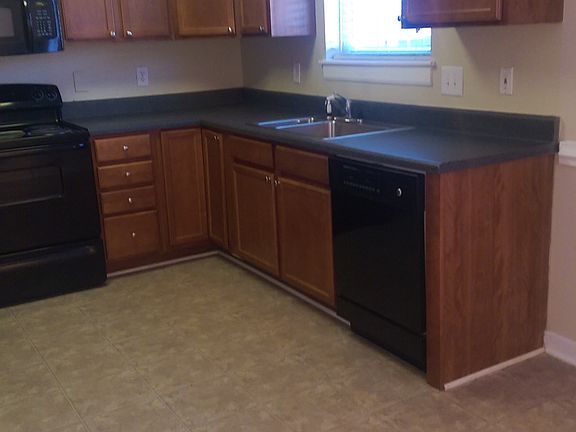 4th image of 315 S Amsterdam Ct