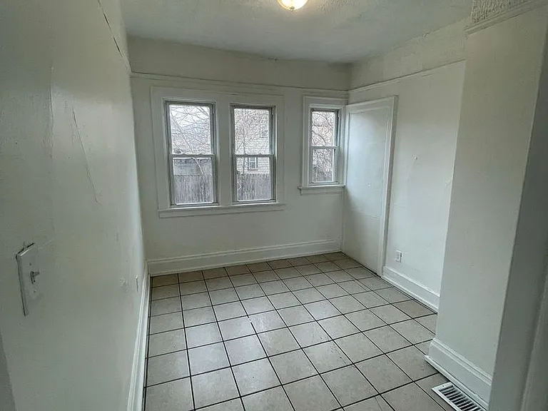 1120-1122 W Locust St. (Duplex)(Ace Property) — Photo 6