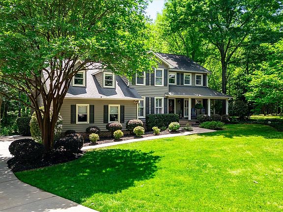 2nd image of 22 Ashwicke Ln