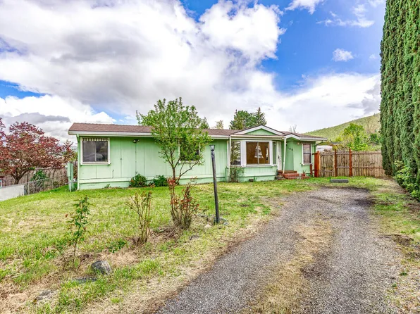 180 Taylor Ave, Talent, OR 97540