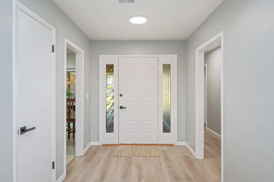 Building Photo - 512 Samana Way
