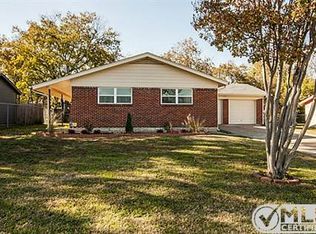 1820 S Cravens Rd, Fort Worth, TX 76112