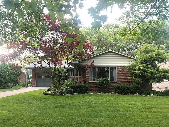 3rd image of 826 Anita Ave