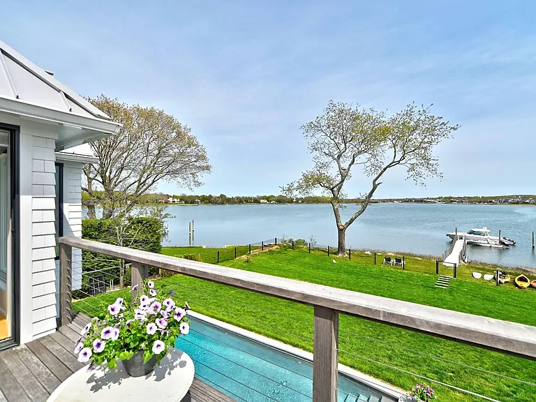 82 Harbor Dr — Photo 33