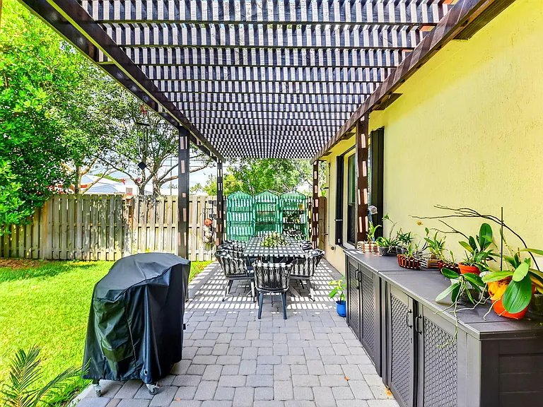 9062 Gulf Cove Dr — Photo 61