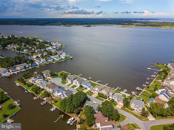 3rd image of 39 Boatswain Dr
