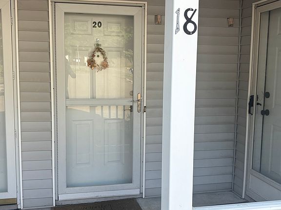2nd image of 20 Woodhill Road #20