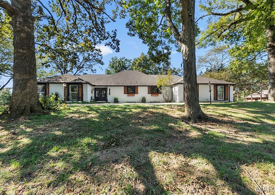 1st image of 915 Kimbel Woods Dr