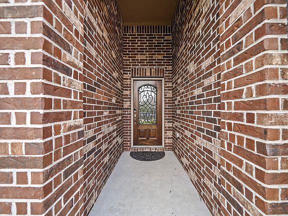 4th image of 2614 Yaletzi Ln
