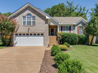 102 Dover Ct, Hendersonville, TN 37075