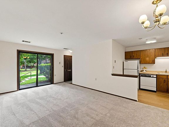 4th image of 9120 N Park Plaza COURT #9120