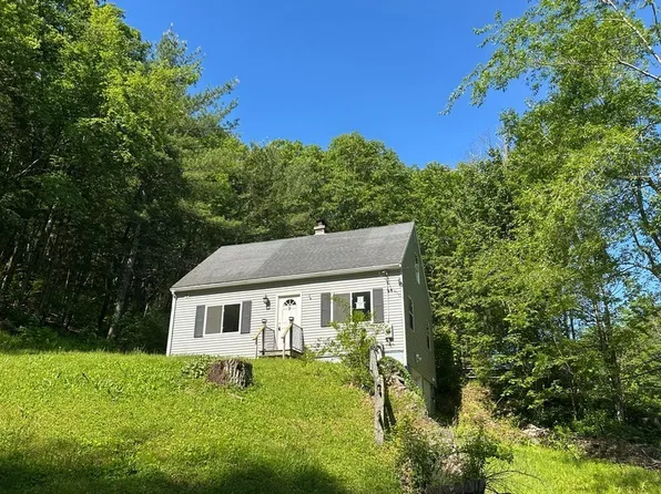 9 Woronoco Rd, Blandford, MA 01008