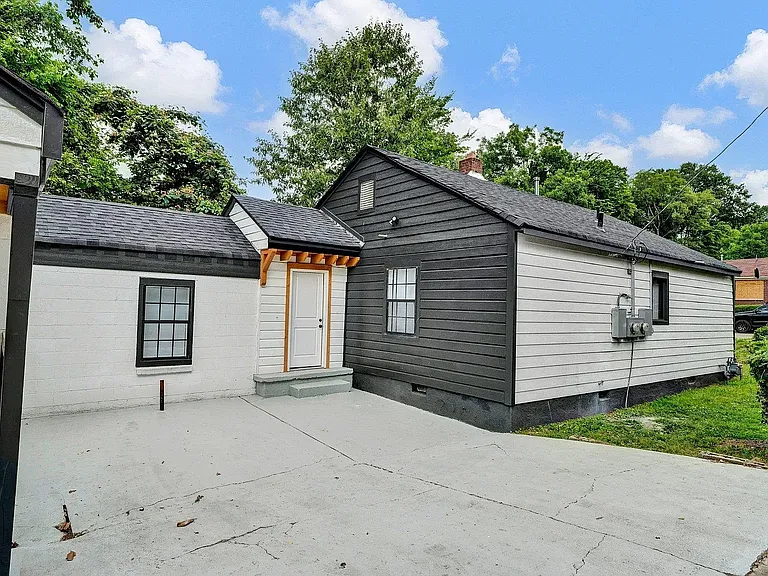 2901 Nathan Ave #B-411 — Photo 2