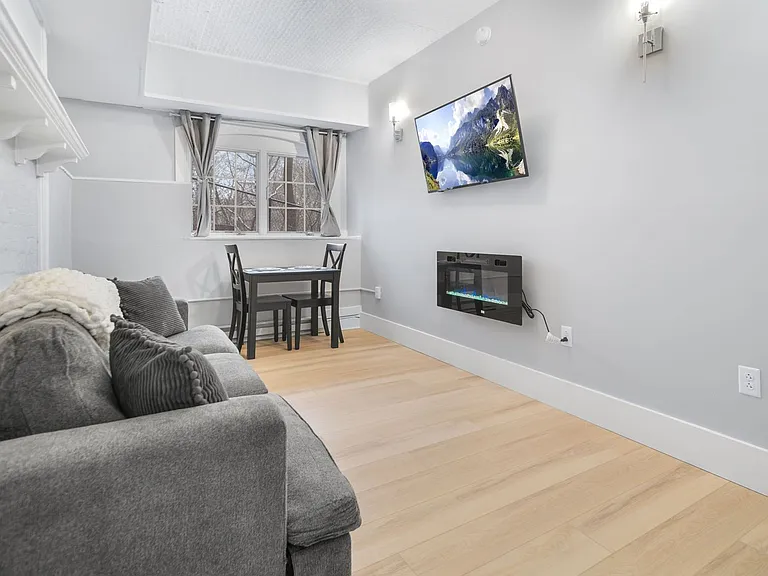 504 Stewart Ave — Photo 234