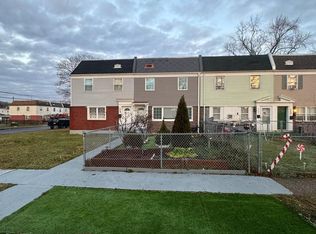 5803 Mitchell Rd, Levittown, PA 19057