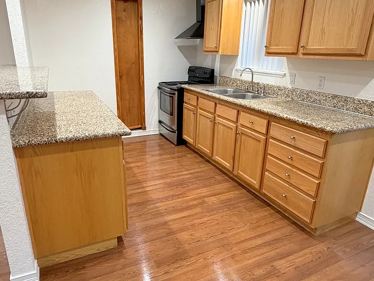 2100 Zermatt Dr — Photo 12