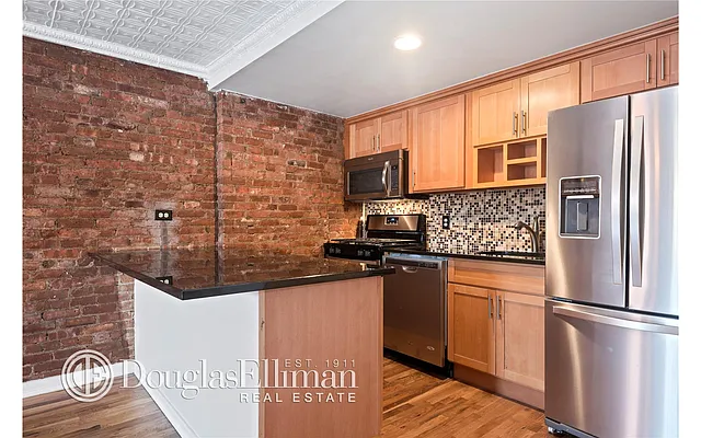 Rented by Douglas Elliman | media 23
