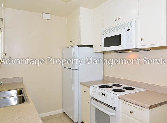 5th image of 742 Hayes Ave APT D