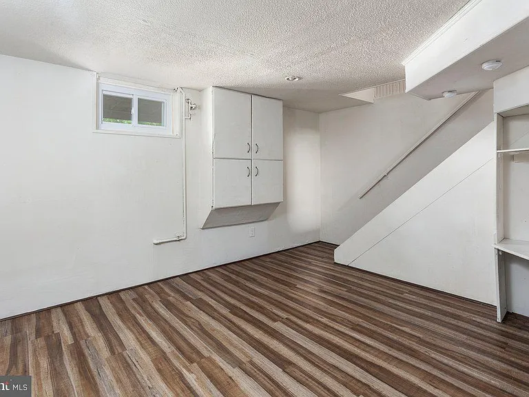 5330 4th St — Photo 23