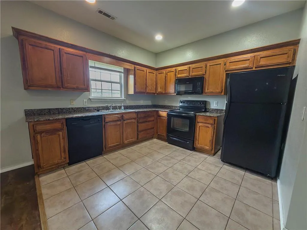 3 bed, 2.5 bath, 1514 sqft, $1,450 — Photo 4