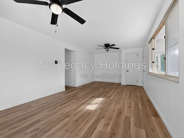 729 Ridgeway Ave — Photo 4