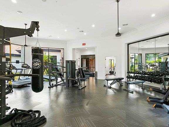 24/7 Fitness Center