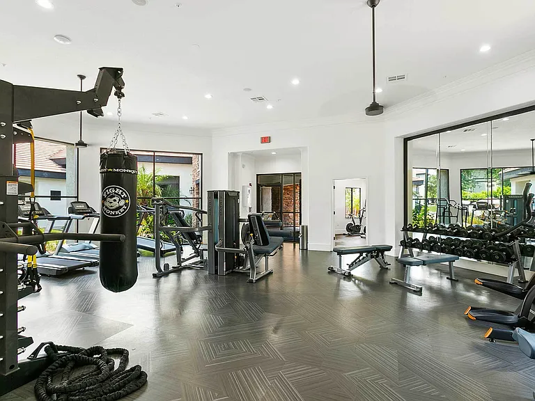 24/7 Fitness Center