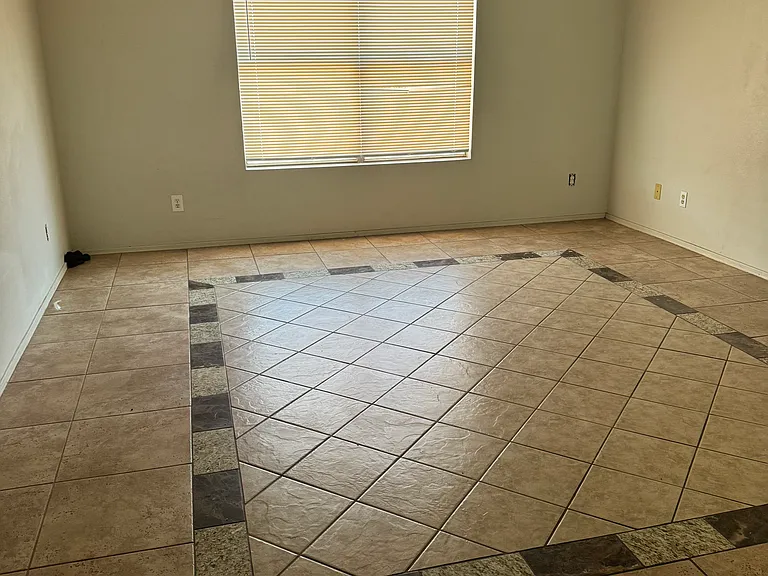 8701 W Vale Dr — Photo 6