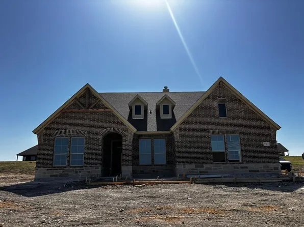 157 Big Sky Rd, Decatur, TX 76234