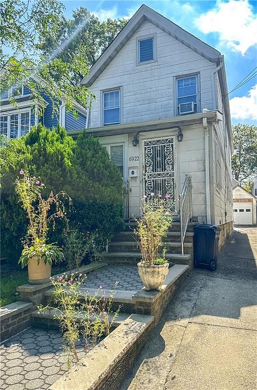 6922 Nansen St, Forest Hills, NY 11375 Zillow