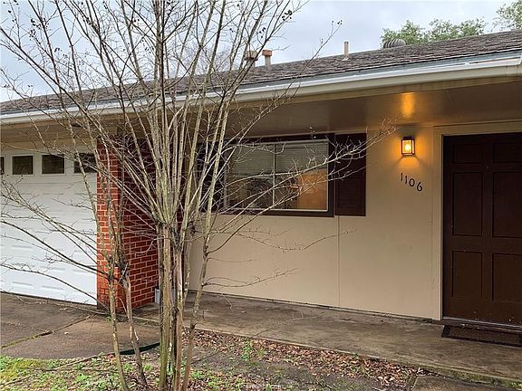 5th image of 1106 Village Dr