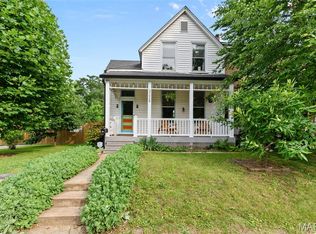 3328 Greenwood Blvd, Saint Louis, MO 63143