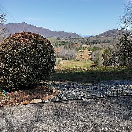 5th image of Oakwood Ln