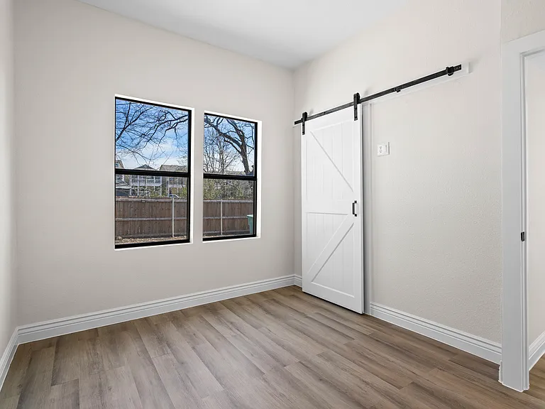 814 W Fern St — Photo 18