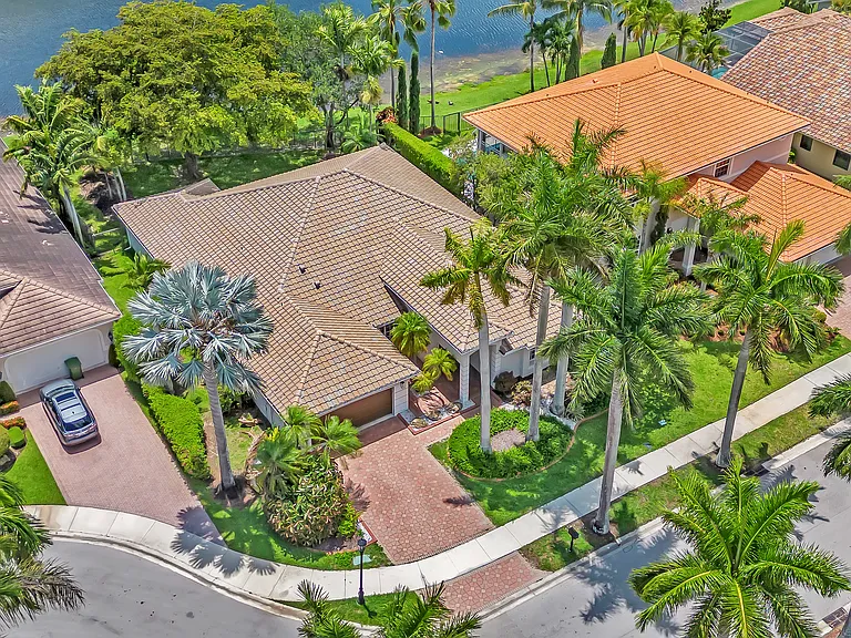 2559 Jardin Ln — Photo 3