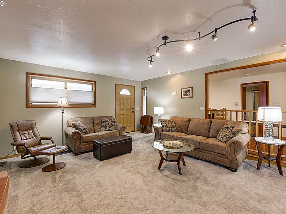 5th image of 1100 SE 96th Ave