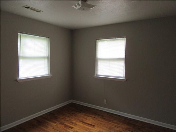2nd image of 423 S Madison St