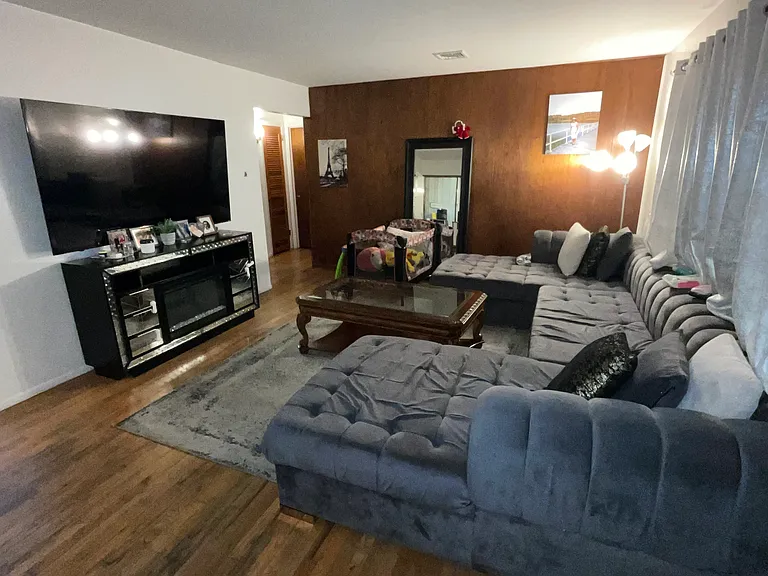Mountain Rd — Photo 1