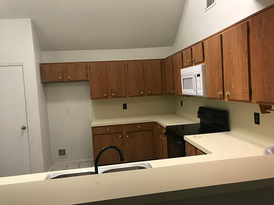 1st image of 13219 Noblecrest Dr