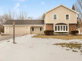 40W626 Barko Pkwy, Huntley, IL 60142