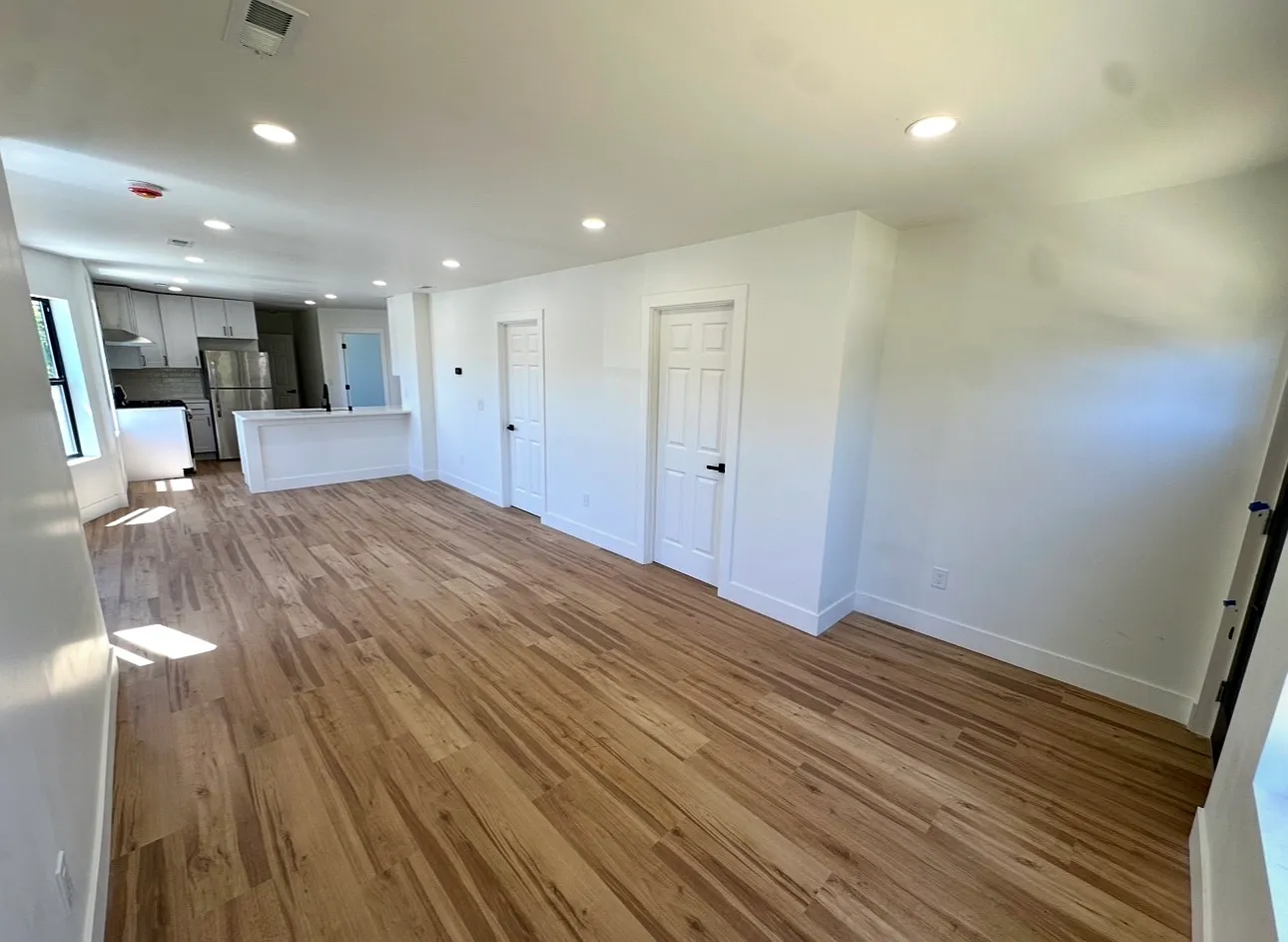 3 bed, 1500 sqft, $2,000 — Photo 3