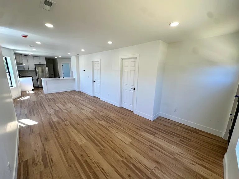 2519 N Vel R Phillips Ave #2519A — Photo 3