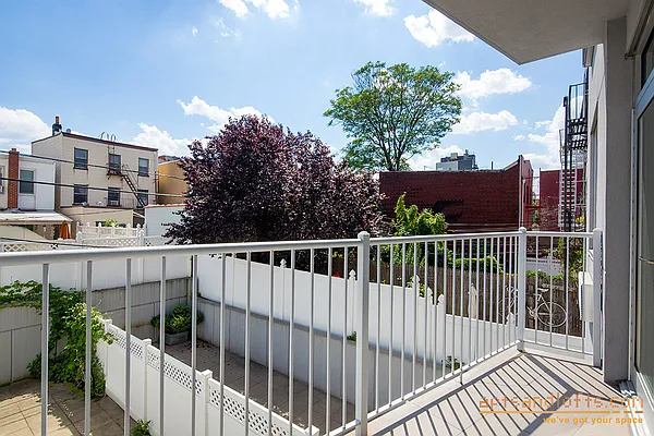 Sold by aptsandlofts.com | media 7