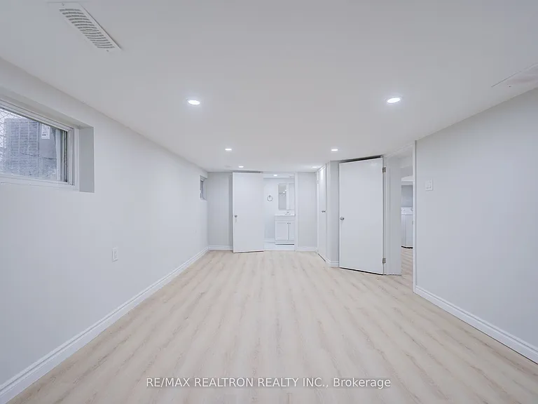 95 Roseview Ave — Photo 29