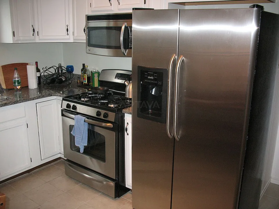 10 Evergreen Ave #1
