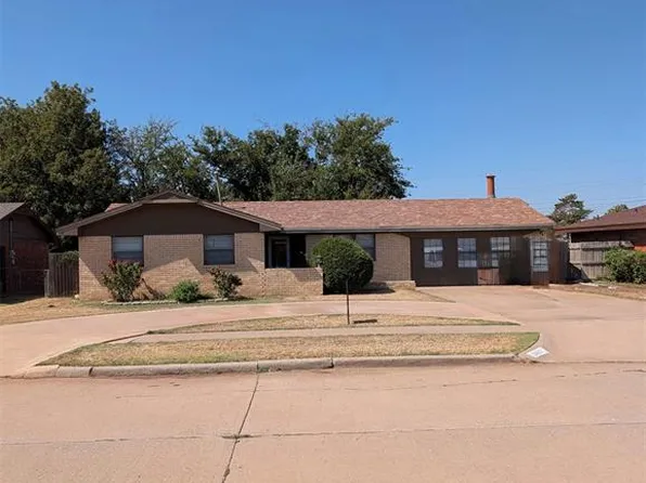 2013 N Bluebird Ln, Altus, OK 73521