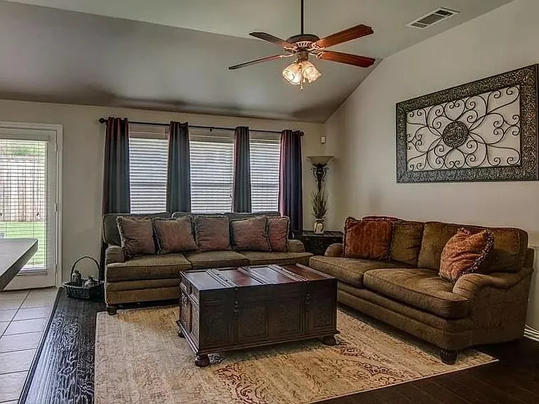 5928 Lantern Ln — Photo 4