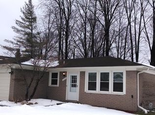 3338 Gloucester Dr, Sterling Heights, MI 48310